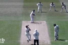 LEICESTERSHIRE V MIDDLESEX - DAY THREE MATCH ACTION