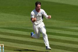 HILTON CARTWRIGHT EXTENDS STAY WITH MIDDLESEX 