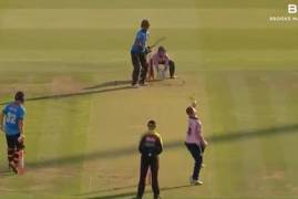 MIDDLESEX V SUSSEX SHARKS - VITALITY BLAST MATCH ACTION